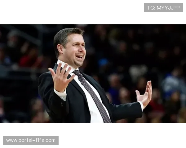 戴夫艾伦十二回合血战落败仍赢尊重全场起立致敬草根英雄