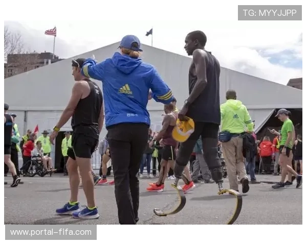 科隆队长带伤坚持比赛，领袖精神激励全队